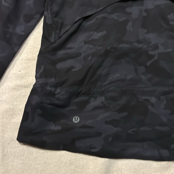 Lululemon Pack It Up Jacket
Incognito Camo Multi Grey - Picture 10 of 12